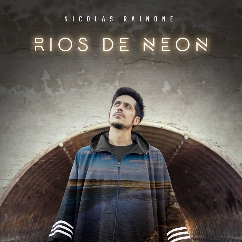El músico piquense Nicolás Rainone presentó su nuevo disco “Ríos de Neón”