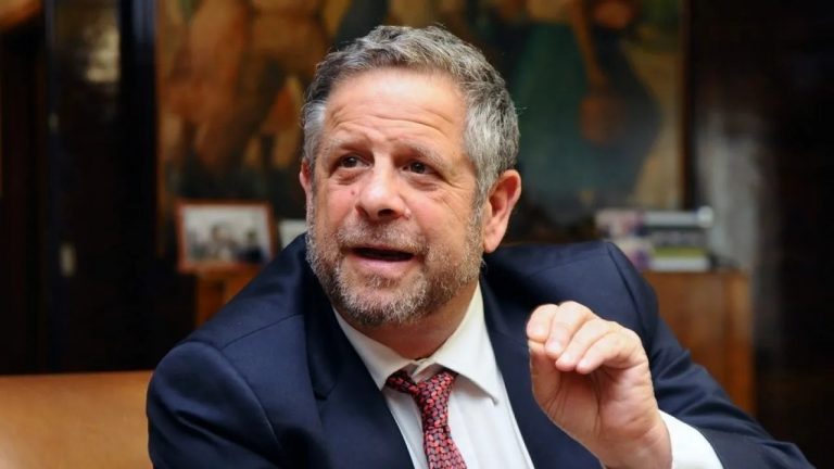 El secretario de Salud le presentó la renuncia a Macri tras la polémica por el aborto no punible