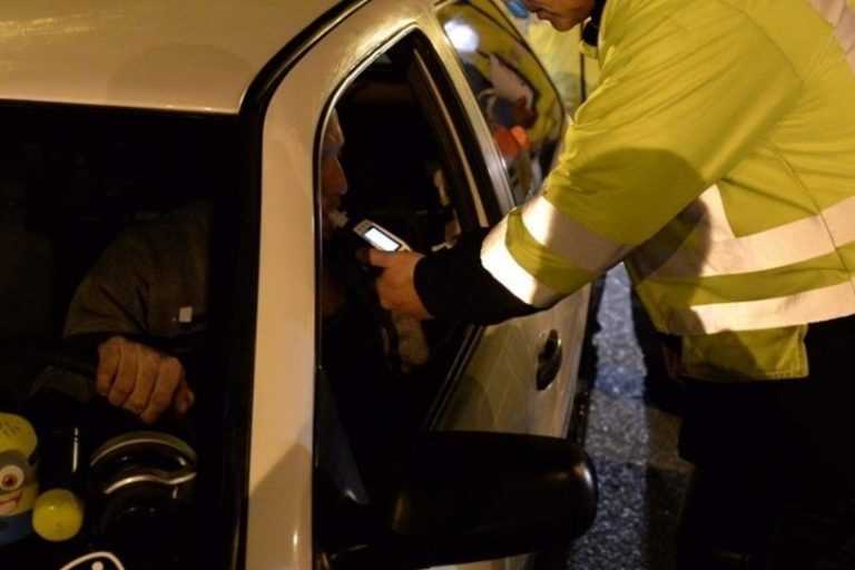 Tránsito en General Pico: Controlaron 24 vehículos con un alcohotest positivo y una infracción
