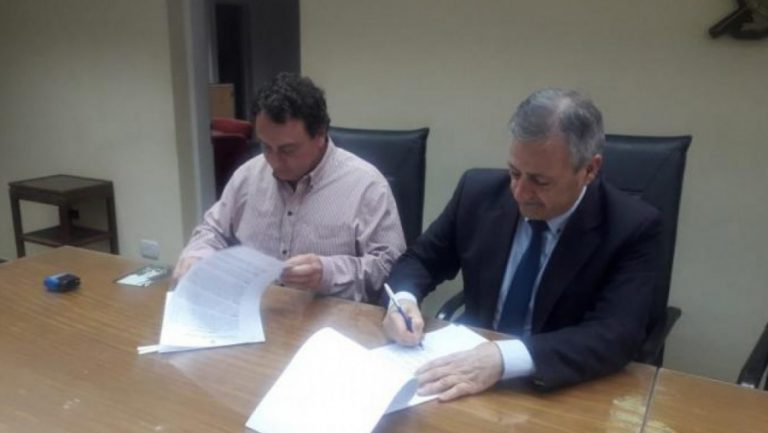 Se firmó un convenio para la construcción de cuatro viviendas en Parera