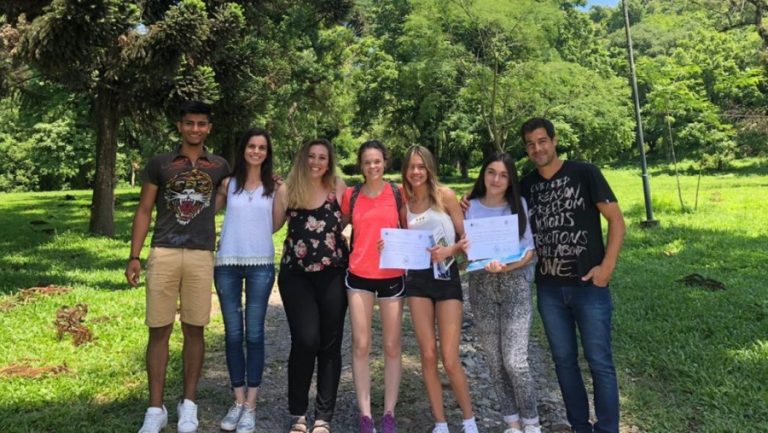 Estudiantes y docentes del Colegio Amela se destacaron en las Olimpíadas Nacionales de Filosofía celebradas en Tucumán