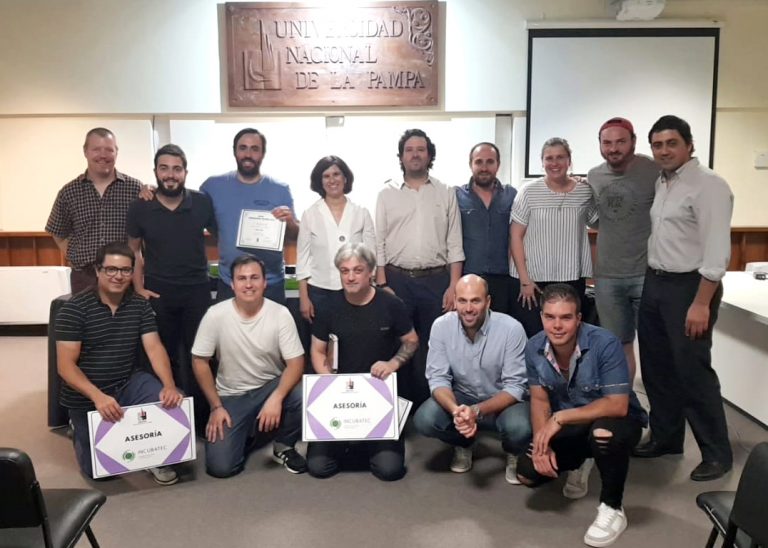 Premiaron a proyectos ganadores del concurso de emprendedores de la UNLPam