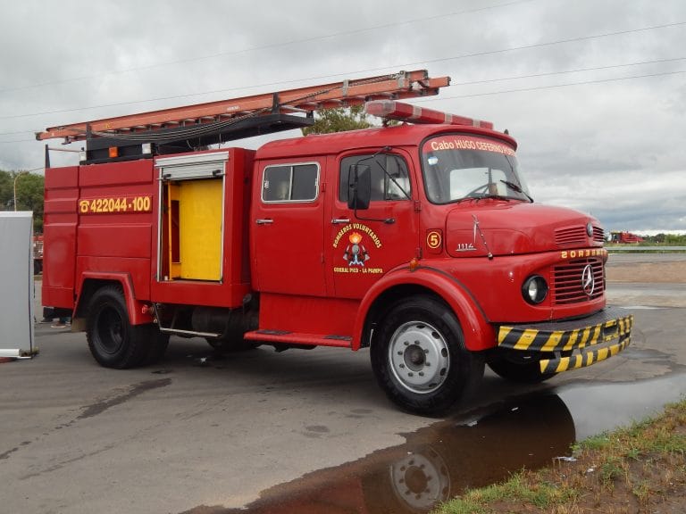 Bomberos presentó el Móvil 5, cuya bomba de incendios pudo ser recuperada gracias al aporte de una empresa local