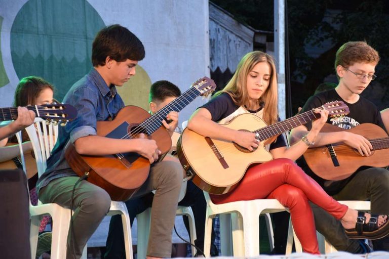 La Dirección de Educación y Cultura realizó el cierre anual de talleres