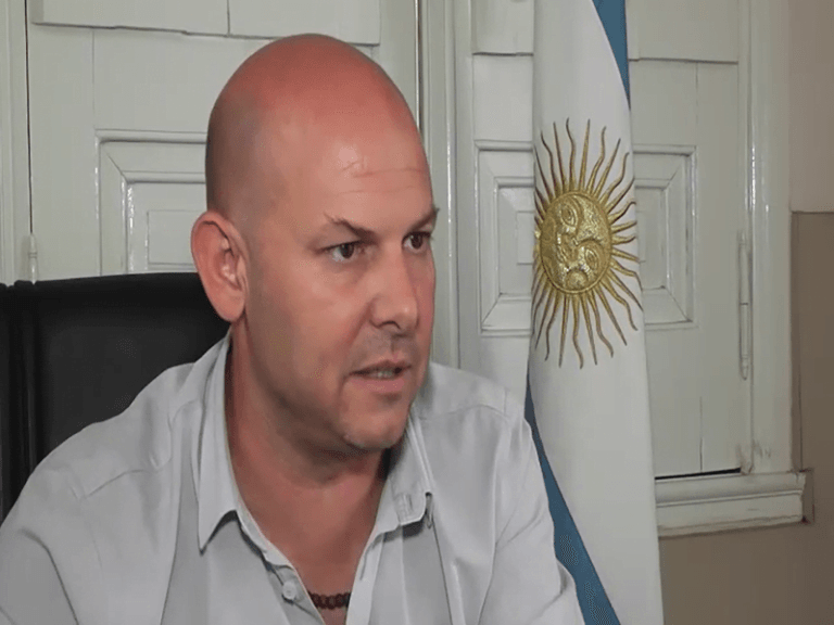Barton se quedó sin Universidad y habló de “cosas raras”