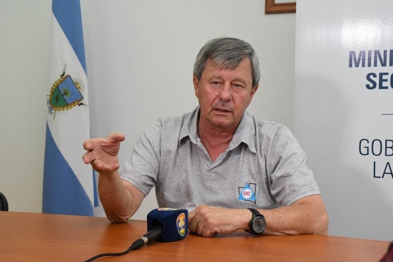 “Me preocupa mucho el descuido de la gente, con la sequía y los vientos fuertes, los incendios se propagan con mucha fuerza”, aseguró el Director de Defensa Civil, Luis Clara