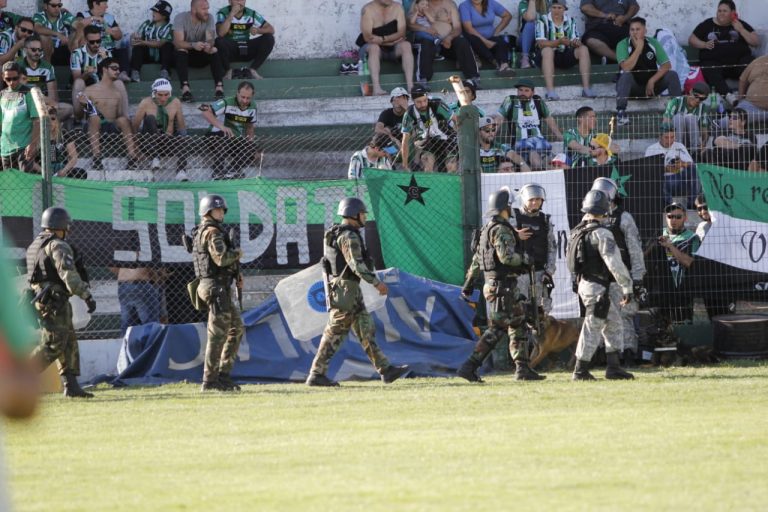 General Pico: robo $876.800 pesos y además le disparó con un arma a la hincha del equipo contrario, pero no irá preso