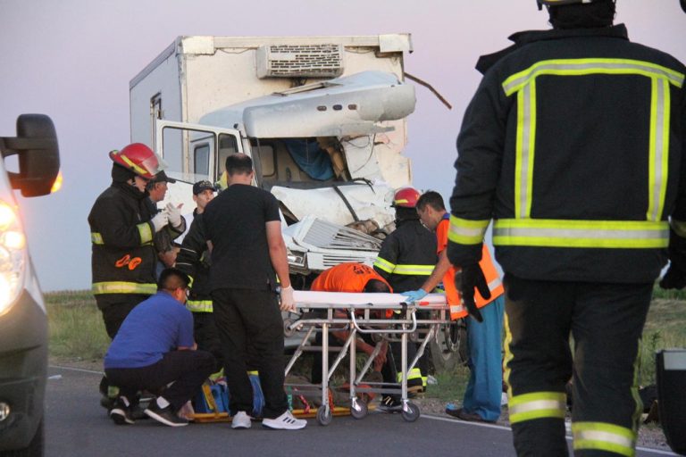 Murió el joven conductor de 27 años involucrado en el choque frontal de camiones