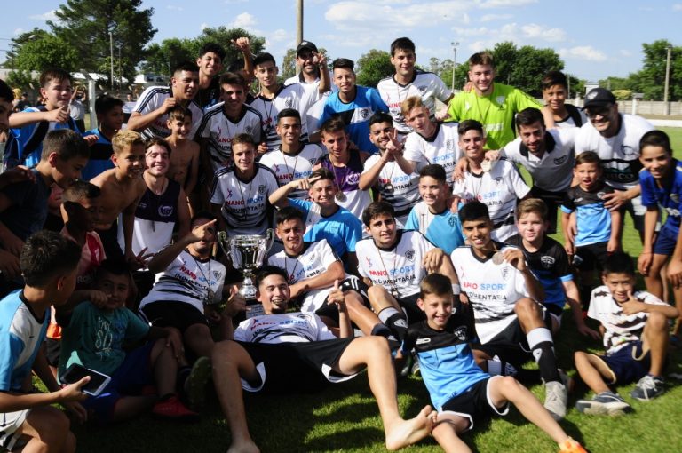 Copa Liga Pampeana: Pico FBC salió campeón en la Categoría 99