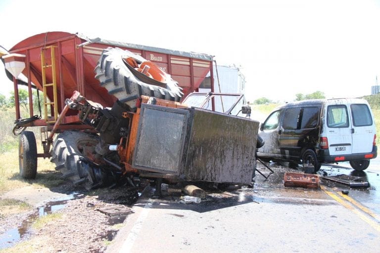 Grave accidente: Chocaron un tractor y una Partner a solo 4 kilómetros de General Pico