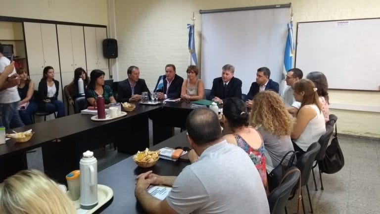 El Gobierno Provincial ofreció un bono de 12.500 pesos para los estatales