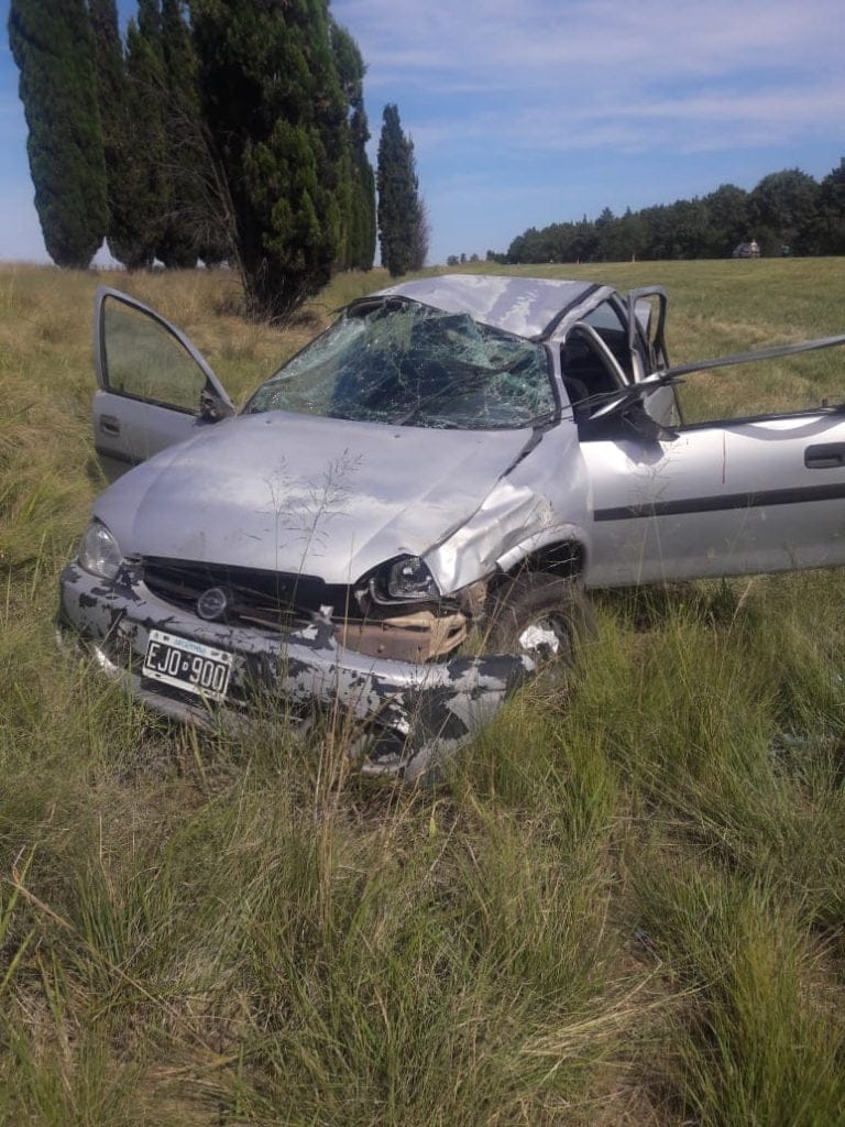 Volcó un auto con una familia piquense en cercanías de Trenel