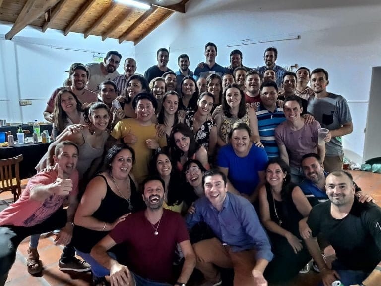 La promoción 99′ del Colegio República de El Salvador festejó sus 20 años de egresados con un emotivo reencuentro