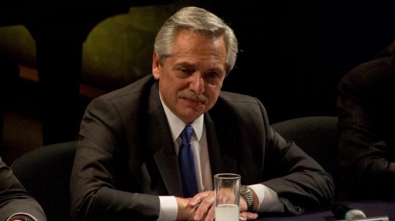 Alberto Fernández anunció el congelamiento de tarifas hasta el 30 de junio y que los jubilados que cobran la mínima recibirán un adicional de 5 mil pesos en diciembre y en enero