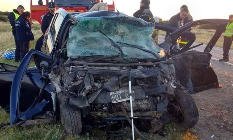 Murieron 4 adultos y 3 niños en un terrible accidente cerca de La Adela