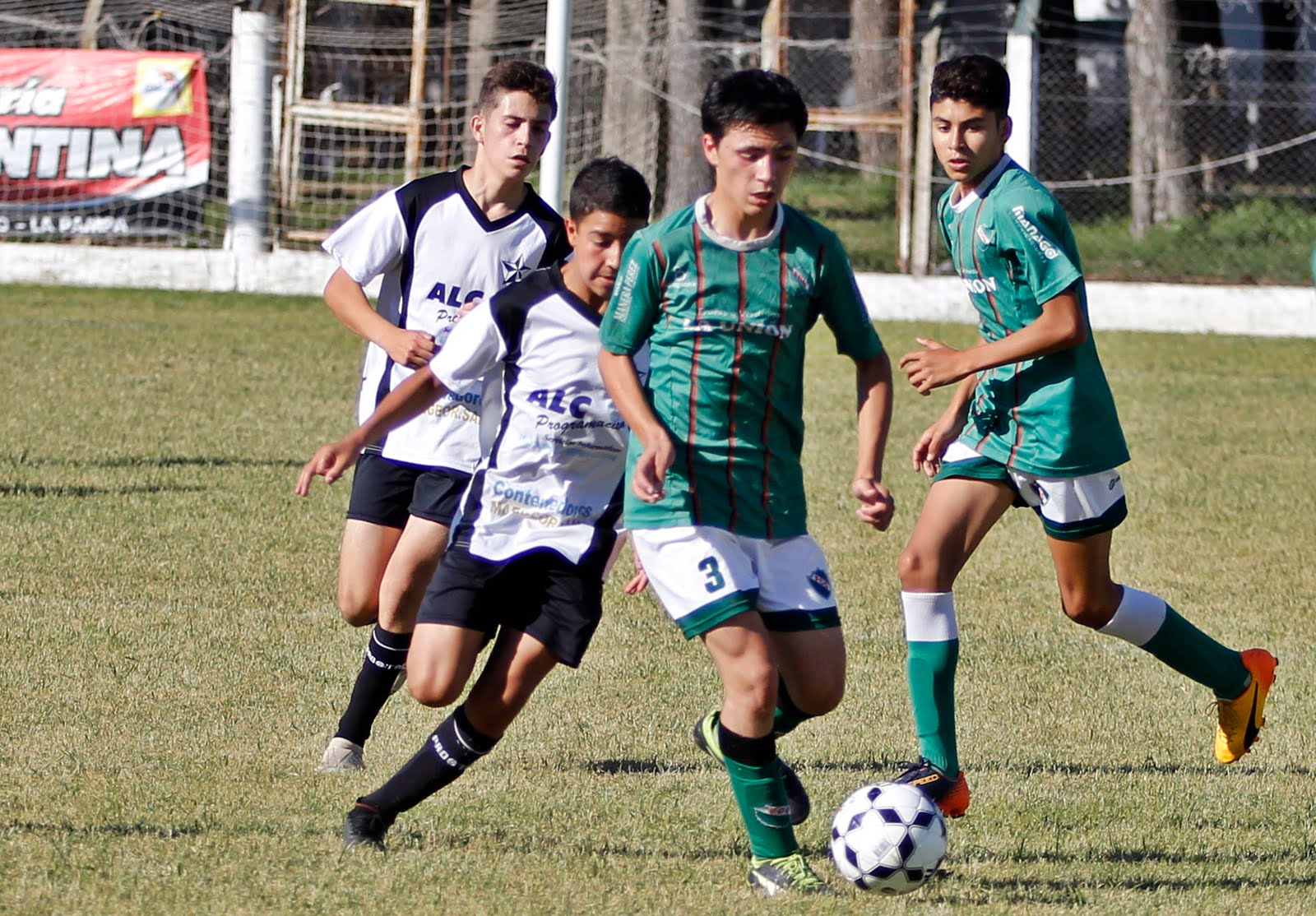 Divisiones inferiores: Se jugaron las finales de ida del Torneo Extra