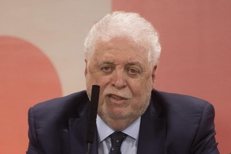 El ministro de Salud anunció la rebaja inmediata del 8 por ciento en todos los medicamentos