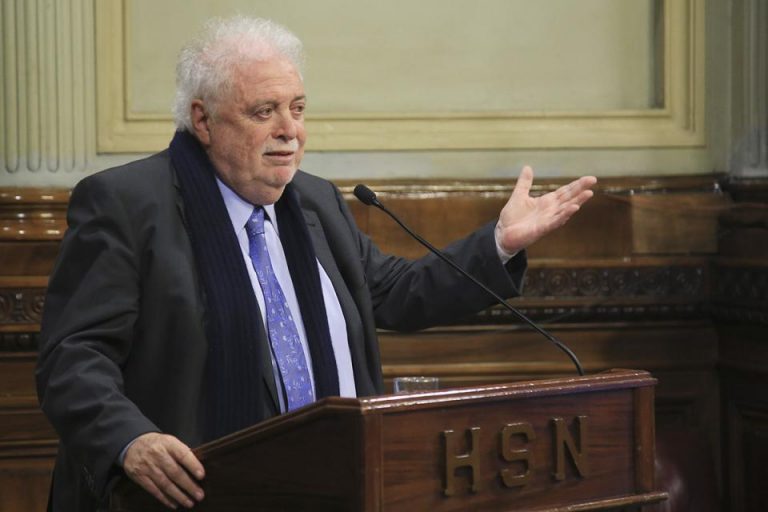 Aborto: El flamante ministro de salud, Ginés González García, prometió “un Ministerio verde”