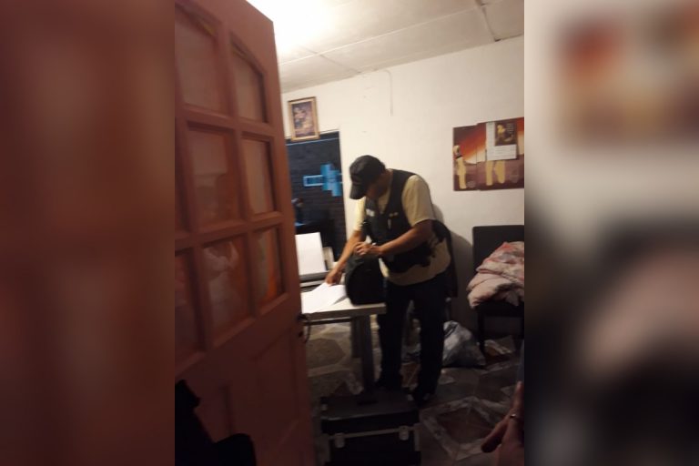 Allanamientos por droga en Santa Rosa: Detuvieron a una pareja, secuestraron cocaína, $ 25.000 y una Peugeot Partner