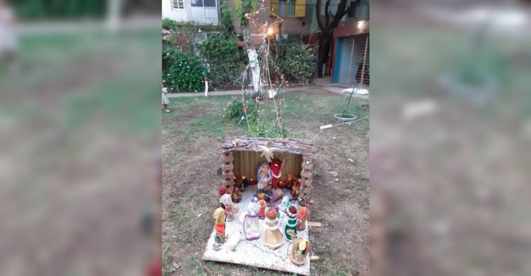 Este domingo armaron un hermoso arbolito de Navidad en el barrio Malvinas