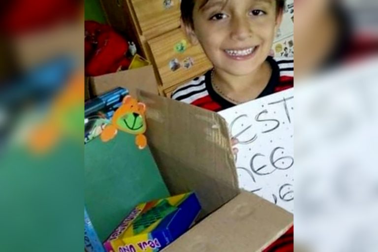Navidad solidaria: Esta tarde el pequeño Valentín estará donando juguetes en el Club de Pintas de General Pico