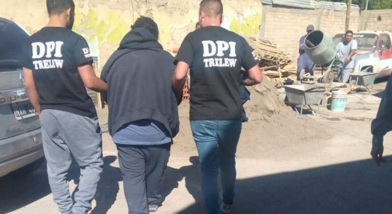 Detuvieron en Neuquén a un cura acusado de violar en al menos cinco oportunidades a un menor con retraso madurativo: Había sido condenado antes en La Pampa