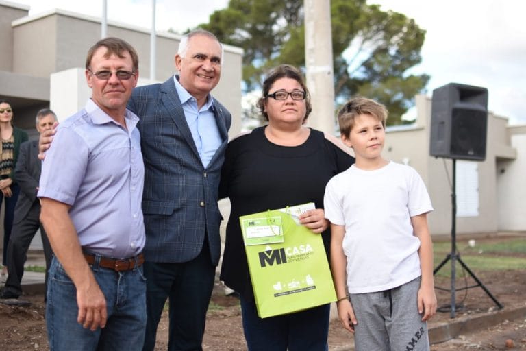 Entregaron veinte viviendas sociales en Winifreda