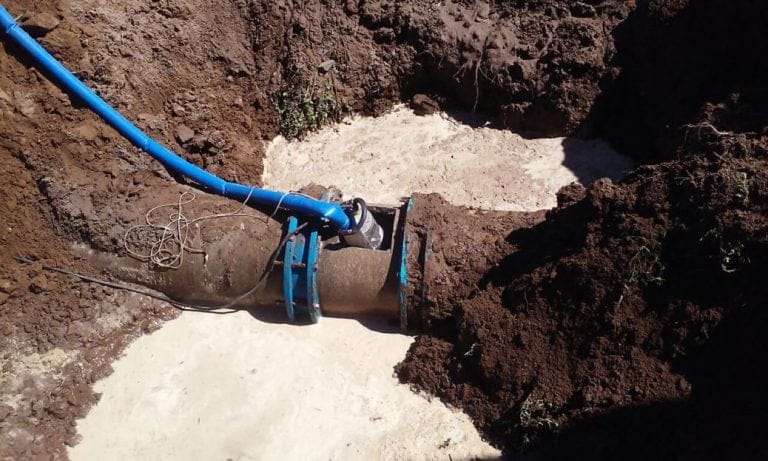 Se rompió una cañería del Acueducto y piden racionalizar el agua