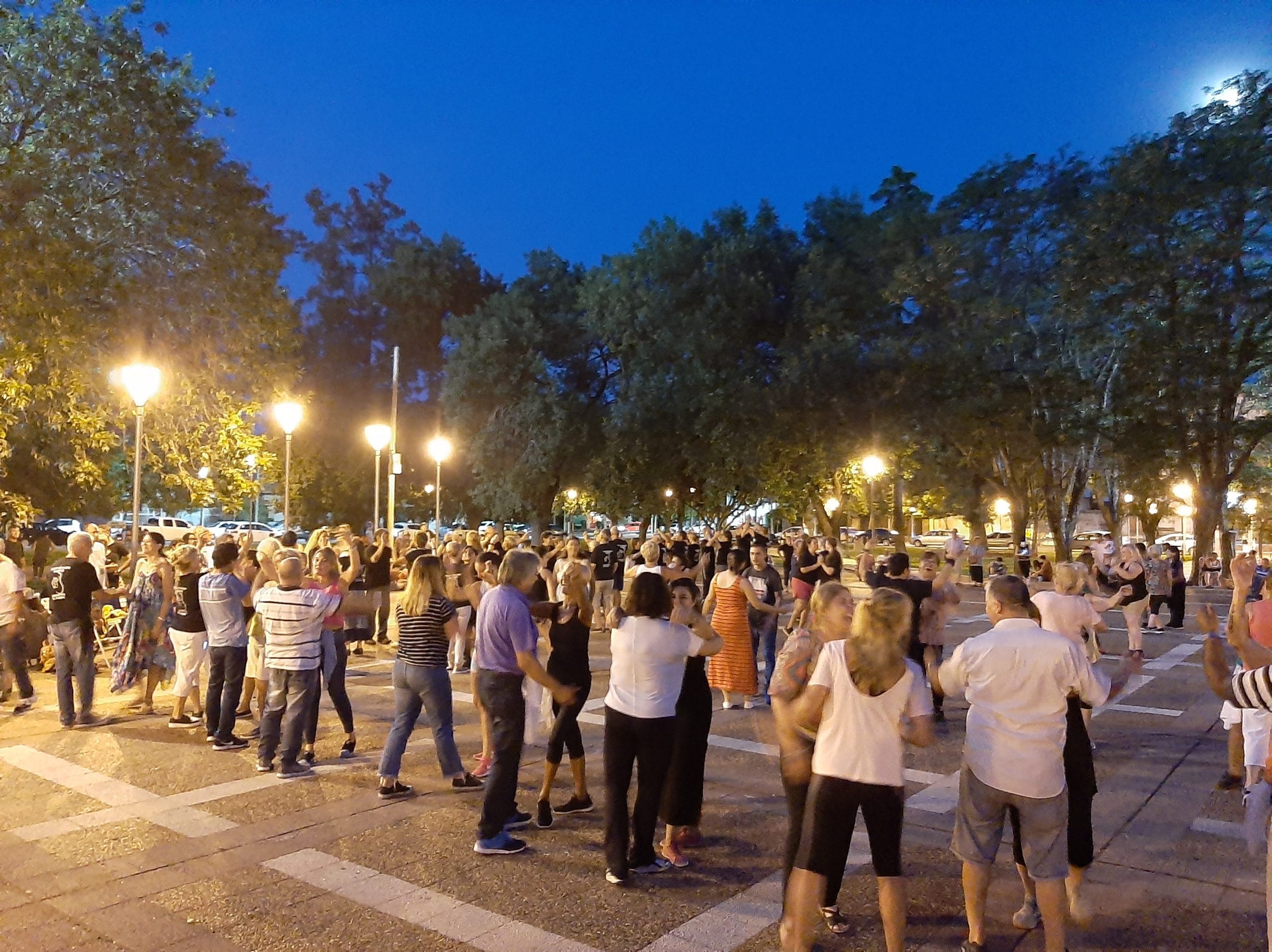 Folkloreando: la cita es hoy en plaza San Martín a las 20:30 Folkloreando: la cita es hoy en plaza San Martín a las 20:30