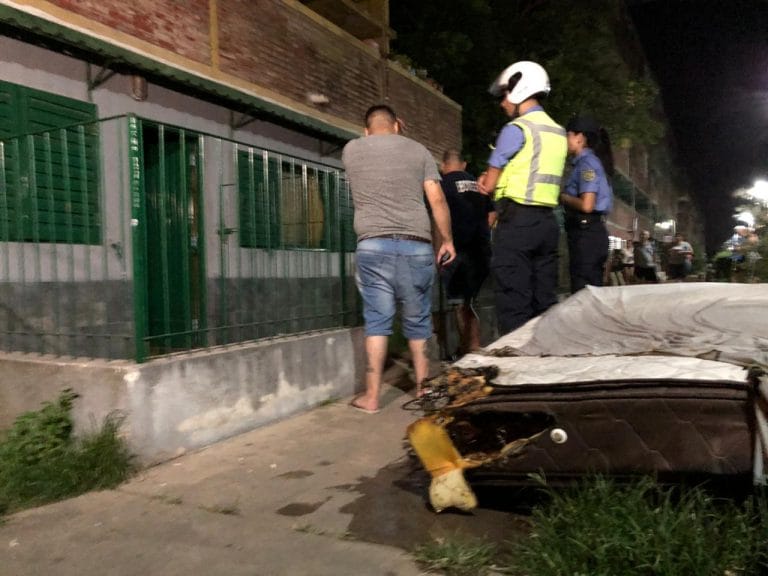 Principio de incendio en un departamento de barrio Malvinas
