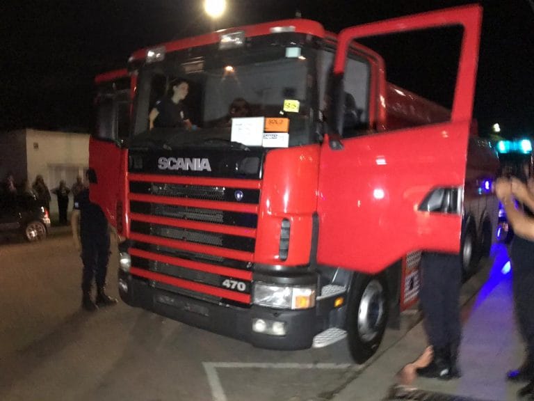 La nueva autobomba tiene una capacidad de 16.500 litros  “la esperamos con mucha ansiedad” dijo el Jefe del cuartel, Ariel Farías