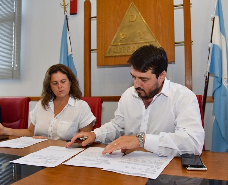 “La obra de repavimentación de calles del acceso al Aeropuerto y al barrio Sur comenzará en el mes de marzo”, confirmó Alonso