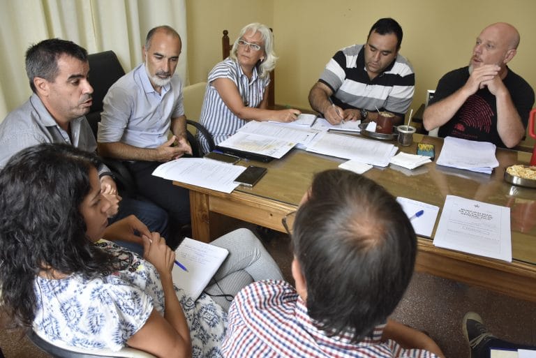 Sesión Extraordinaria: concejales se reunieron con funcionarios y más allá de algunas disidencias saldrían los proyectos