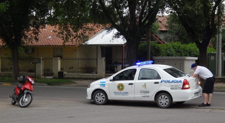 Accidente entre motos en calle 19 y 14: Dos jóvenes fueron hospitalizados