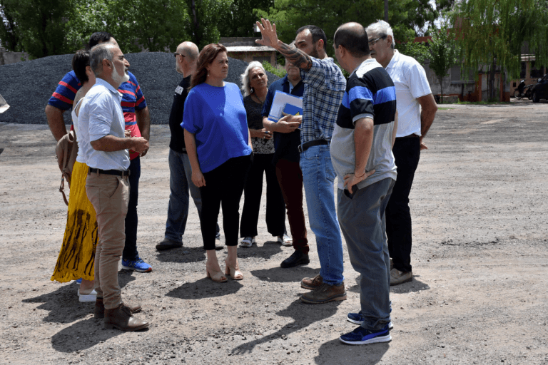 Fernanda Alonso, Daniel López y distintos concejales recorrieron la Planta de Asfalto