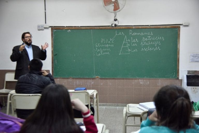 Santa Cruz aprobó el uso del lenguaje inclusivo en las aulas