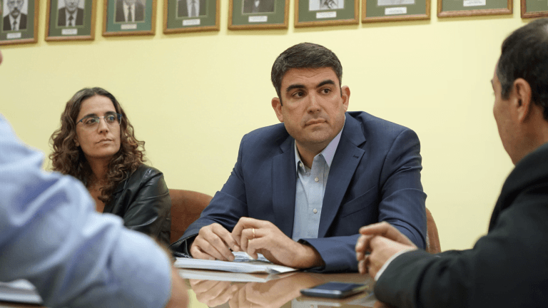 Bensusán encabezó una reunión con la COSEGA e intendentes de localidades interconectadas
