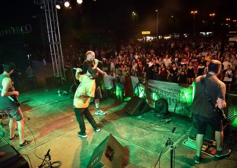 General Pico vibró a pleno con su Pre Cosquín Rock