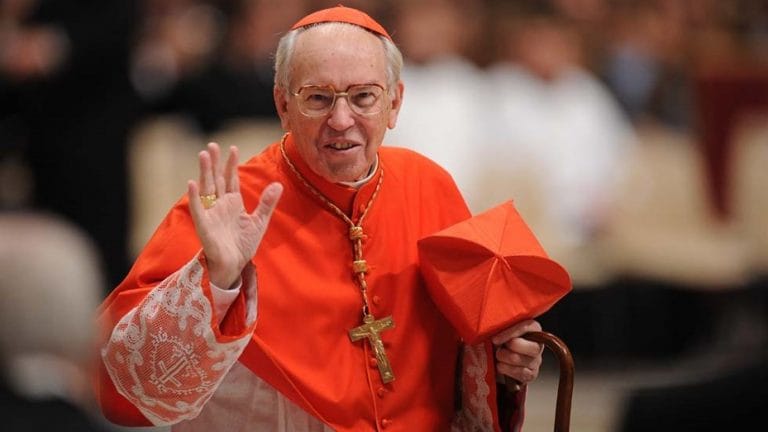 Polémica declaración de un cardenal italiano: “Violar a una niña es menos grave que un aborto”