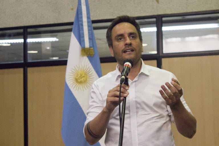 Cabandié respaldó la decisión del Gobierno de La Pampa de prohibir el uso de agroquímicos