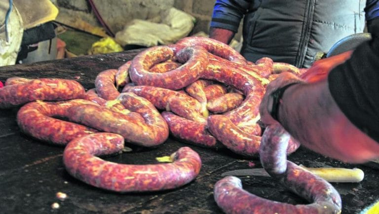 Decomisaron más de 100 kilos de carne de jabalí en General Acha: Confirmaron la presencia de triquinosis en los chacinados