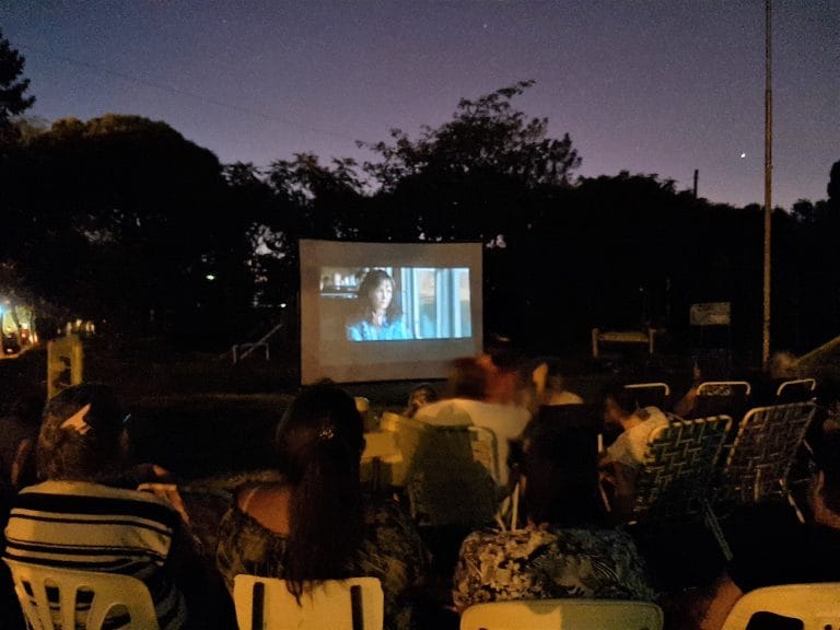 Mate, reposeras y  “Cine bajo las estrellas” una exquisitez que vivió el vecino piquense