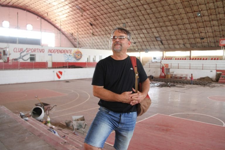 Independiente cambia el piso de parquet del “Gigante” de la Avenida: “es una obra superior a los 3 millones de pesos”, dijo Damián Brun