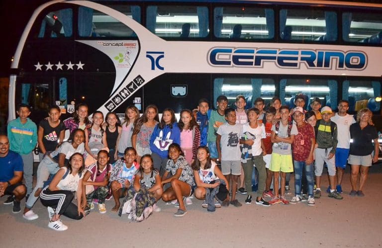 Niños de Realicó viajaron a Pehuén Co, algunos de ellos conocerán el mar por primera vez