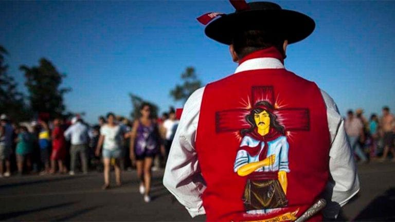 Hoy se celebra el día del Gauchito Gil: mirá quién fue el Gauchito Gil, el santo de los pobres