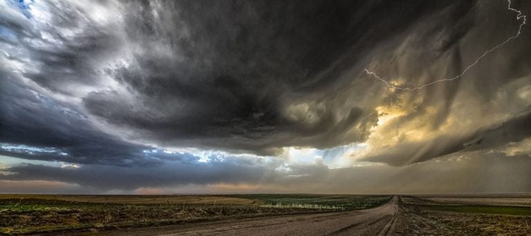 Aviso a corto plazo por tormentas fuertes con lluvias intensas, ráfagas y ocasional caída de granizo para el oeste de La Pampa