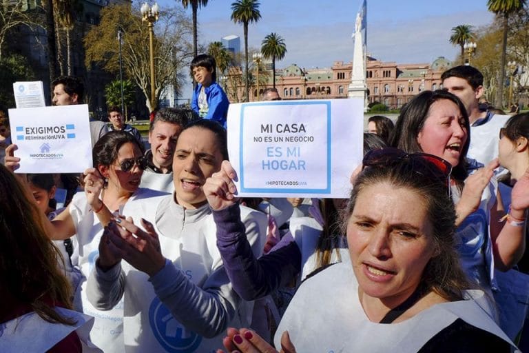 Congelan por un mes más las cuotas de los créditos UVA