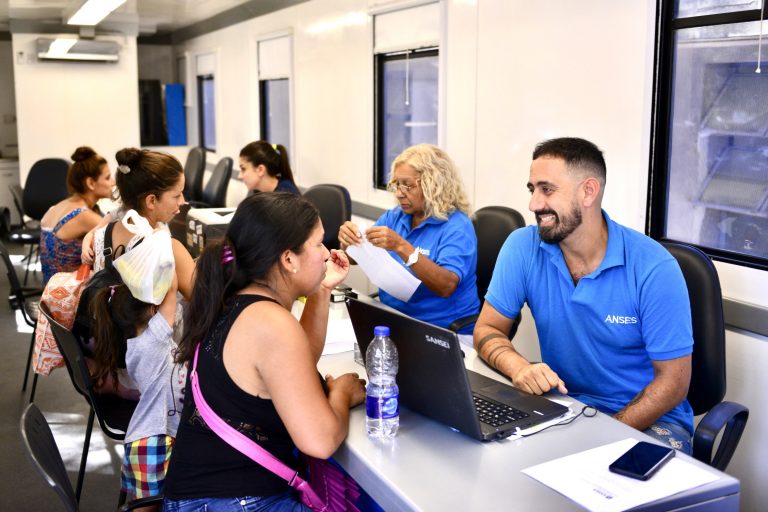 Tarjeta AlimentAR: ¿Qué ocurre si el beneficiario no tiene el DNI?