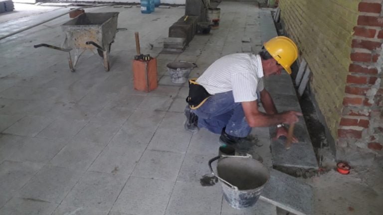 Continúan los trabajos en la Escuela 64