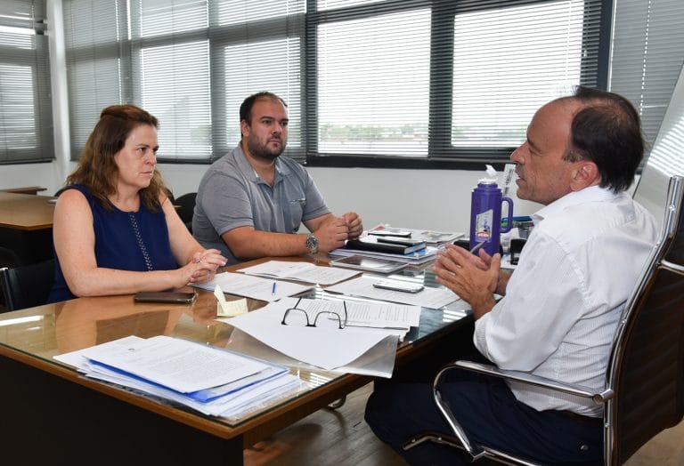 La intendente piquense se reunió en Santa Rosa con ministros de gobierno